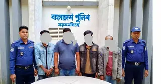 ডাকসু নেত্রী রাফিয়ার বাসায় ককটেল নিক্ষেপ ও অগ্নিসংযোগের ঘটনায় গ্রেপ্তার ৪